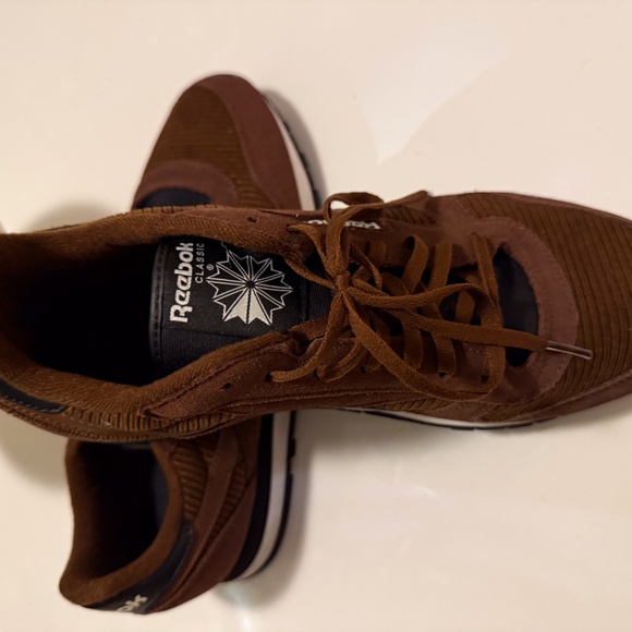 Reebok CL Premium Brown & Black Corduroy Skate Shoes Mens Size 11 US - Picture 2 of 5